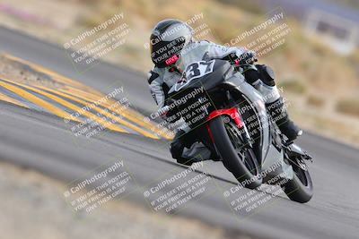 media/Dec-17-2022-SoCal Trackdays (Sat) [[224abd9271]]/Turn 16 (210pm)/